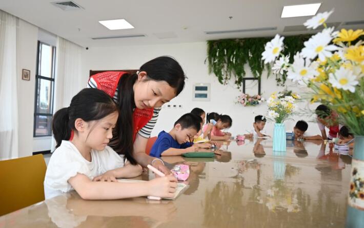 九游娱乐网站：临泉县全面加强未成年人思想道德建设(图2)