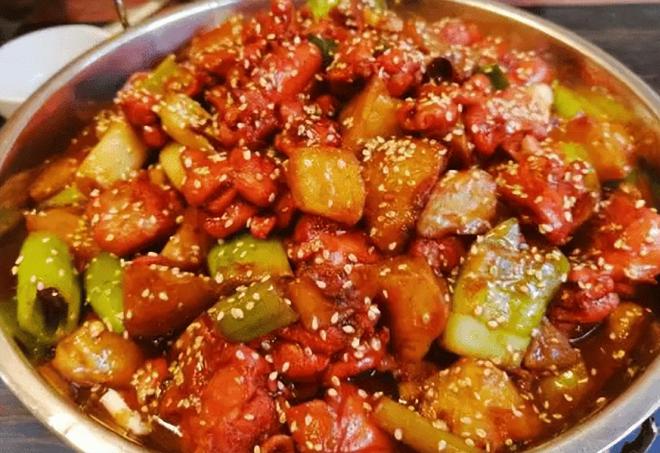 九游娱乐网站：炒鸡米饭培训学什么？从配方到出餐节奏要到位学会才能把店做稳(图3)